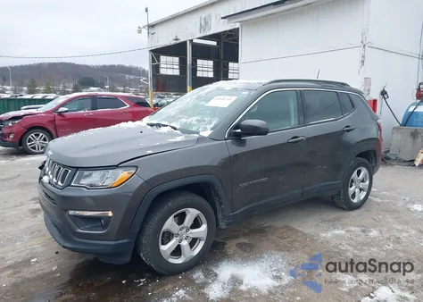 2018 Jeep Compass Latitude 4X4 z USA, uszkodzony, nr VIN 3C4NJDBB9JT307423